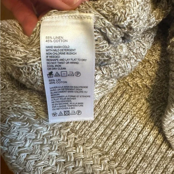 Tommy Bahama Top - Picture 5 of 8